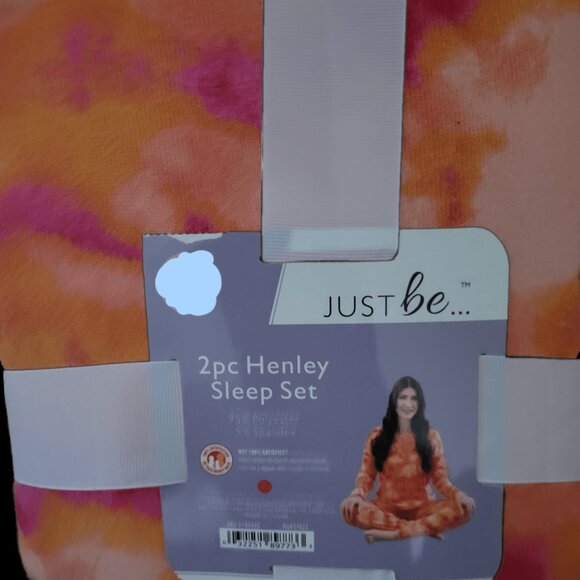 Beautiful design pajamas set - Picture 2 of 4